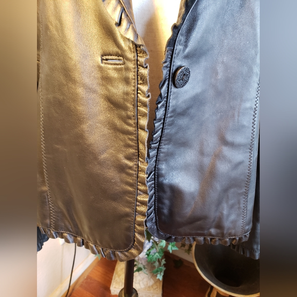 Exquisite Leather Jacket - image 5